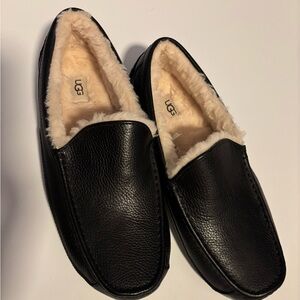 UGG Men's Ascot Leather Slipper
